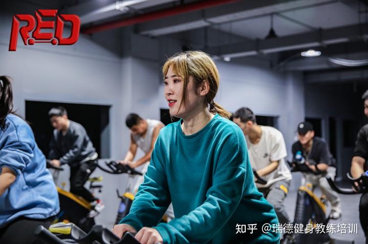大连健身房女私教_大连健身教练培训机构_大连健身房私教课多少钱一节