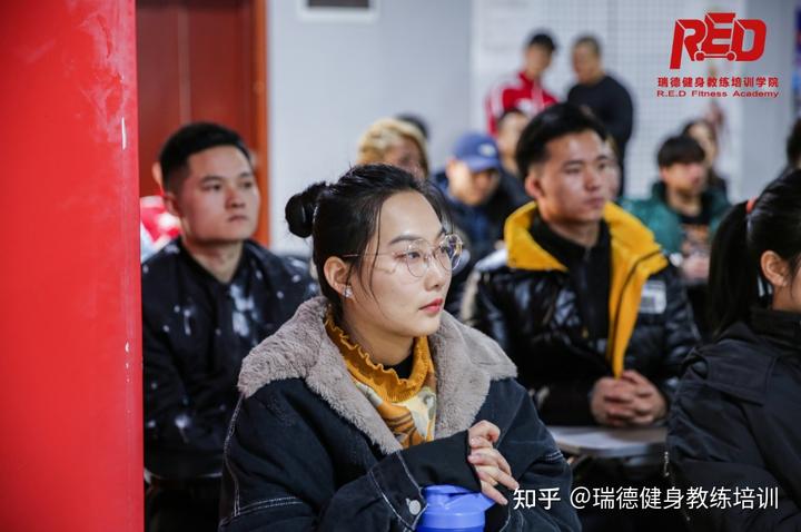 大连健身房女私教_大连健身教练培训机构_大连健身房私教课多少钱一节