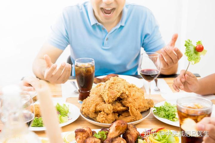 吃饭运动减肥效果好吗_吃饭运动的危害_是先吃饭还是先运动