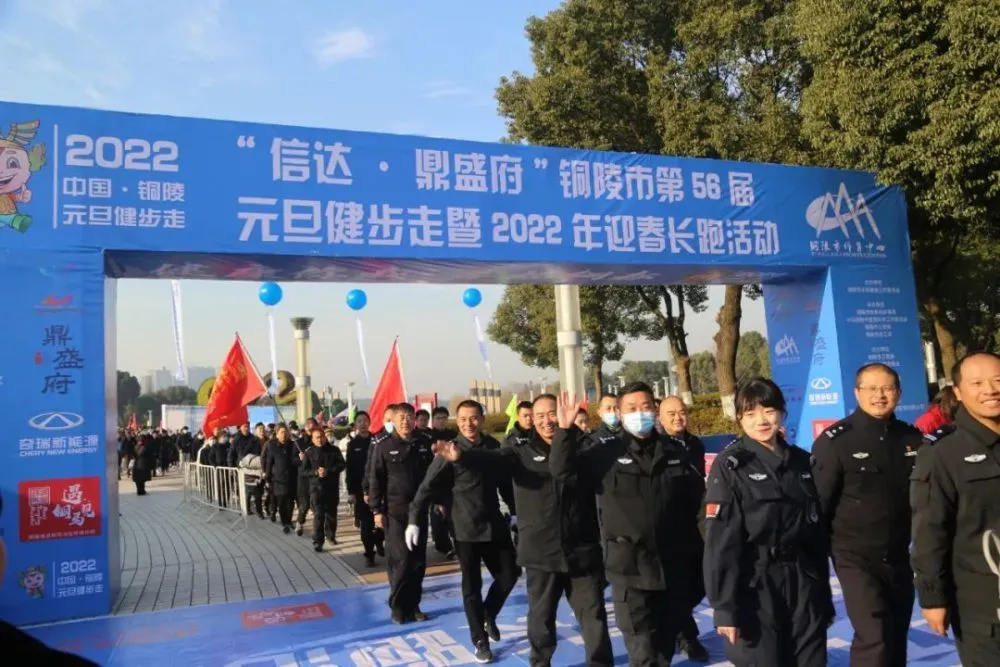 铜陵健身房一般一年要多少钱_铜陵121健身房价格表_铜陵市健身