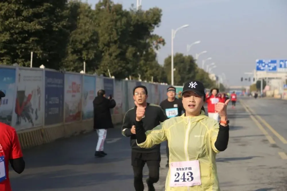 铜陵健身房一般一年要多少钱_铜陵121健身房价格表_铜陵市健身