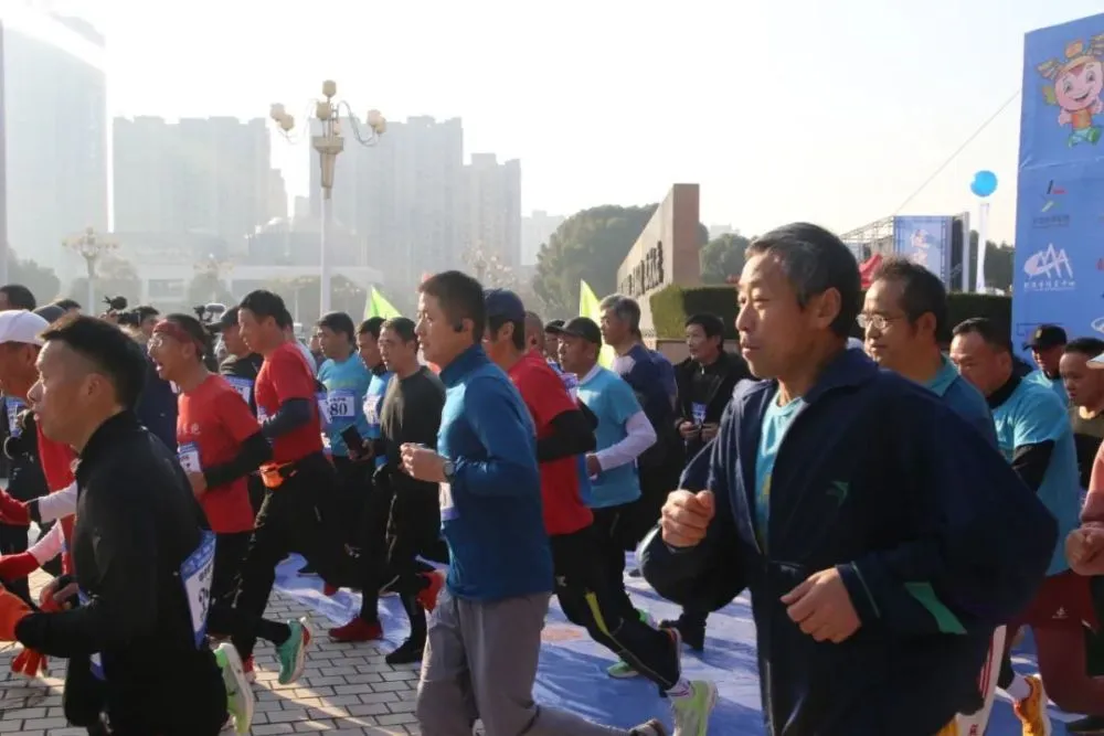 铜陵市健身_铜陵121健身房价格表_铜陵健身房一般一年要多少钱