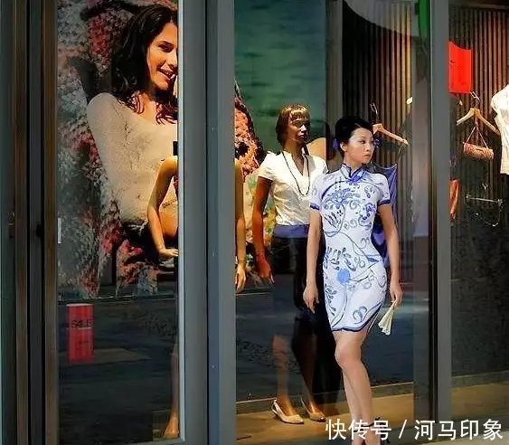 健身房运动内衣美女_女式健身内衣_健身内裤女