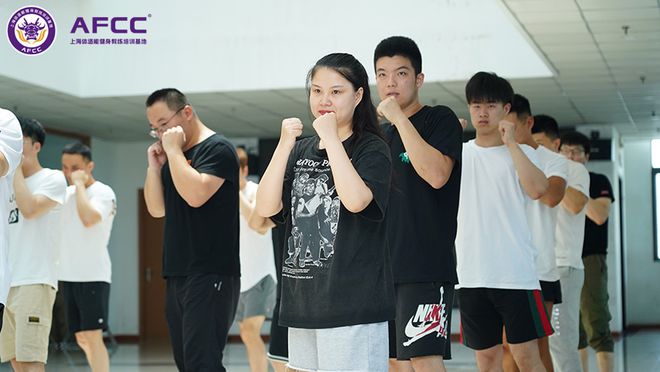 营养学健身教练男士_健身教练营养学有哪些_男士教练营养健身学什么